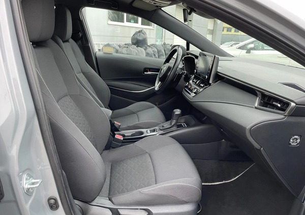 Toyota Corolla cena 86900 przebieg: 113897, rok produkcji 2019 z Skoki małe 379